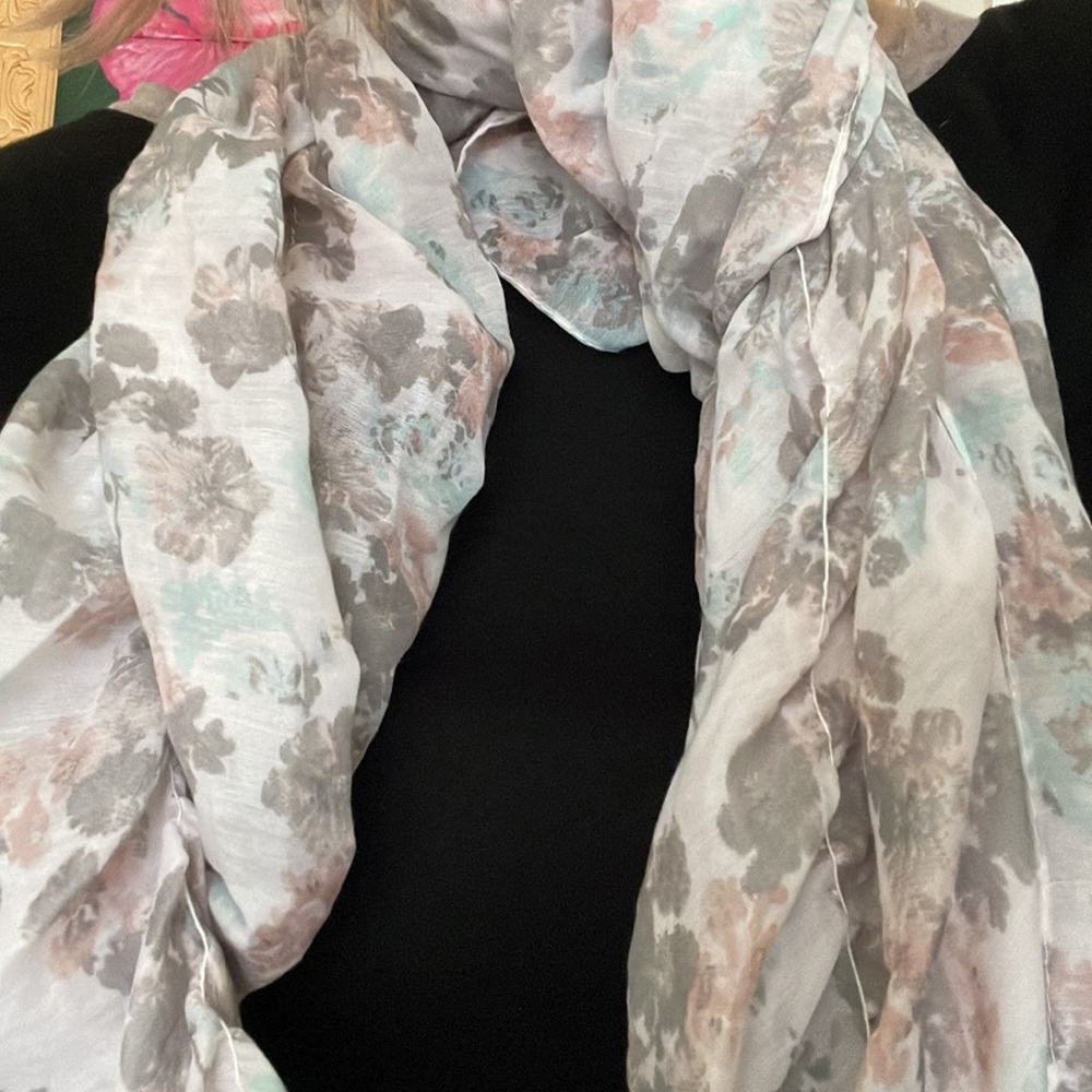 Polyester scarf